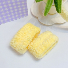 Băng đô cài tóc dâu tây - Quà tặng ngành mỹ phẩm