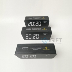 Đồng hồ gỗ LED để bàn in khắc logo theo yêu cầu