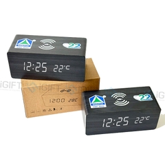 Đồng hồ gỗ để bàn có sạc không dây - in logo Bình Dương Digital Map