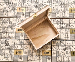 Hộp gỗ khắc theo yêu cầu - tag logo Urban Green