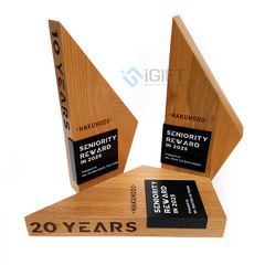 Kỷ niệm chương gỗ - Khắc logo theo yêu cầu