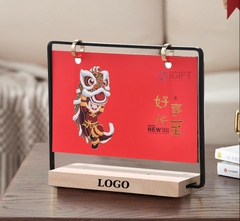 Lịch để bàn đế gỗ - Khắc logo theo yêu cầu- MS05 Key