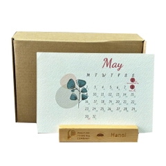 Lịch để bàn đế gỗ khắc logo theo yêu cầu - MS01