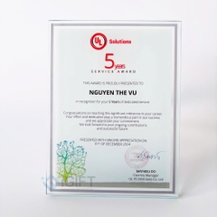 Bằng khen thủy tinh - In logo UL Solution