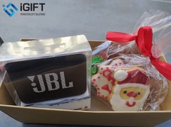 Combo Bánh giáng sinh và Loa JBL GO 2 in logo công ty Warerley