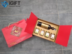 Bộ quà tặng Tết rượu vang và hạt theo yêu cầu công ty Fundiin