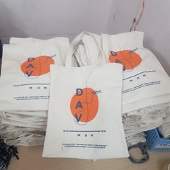 Túi Vải Canvas DAV – Phong Cách Trẻ Trung, Ý Nghĩa Sinh Viên