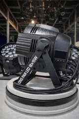 Đèn Led 18x15W, Thương hiệu QNS