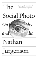 The Social Photo on Photography and Social Media