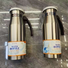 binh-nuoc-livingchef-1-5lit-co-quai