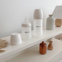 Bình sữa Moyuum thuỷ tinh tráng silicon 150ml/240ml Hàn Quốc