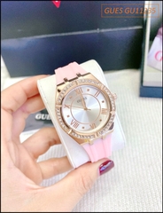 dong-ho-nu-guess-rose-gold-luxury-swarovski-silicone-mau-hong-dep-gia-re-timesstore-vn