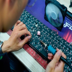 Dịch vụ tháo công tắc (Switch) bàn phím cơ -  Không có hotswap