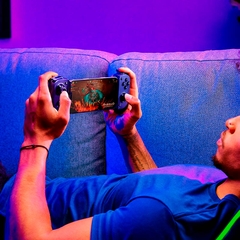 Tay cầm điện thoại Razer Kishi V3 USB-C Gaming Controller for iPhone and Android