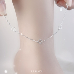 Cỏ 4 lá thương hiệu - lấp lánh