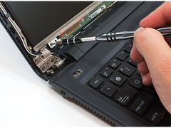 Bản lề laptop bị cứng