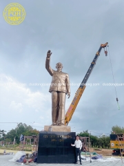 TƯỢNG CHỦ TỊCH HỒ CHÍ MINH CAO 7M
