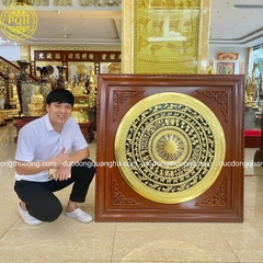 MẶT TRỐNG ĐỒNG THÚC DÁT VÀNG 9999 ĐƯỜNG KÍNH 90CM, KHUNG GỖ GỤ 1M2