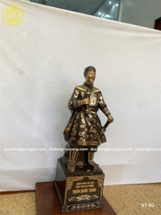 TƯỢNG TRẦN HƯNG ĐẠO KHẢM NGŨ SẮC CAO 90CM