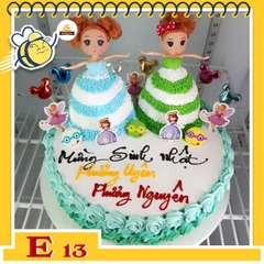 Bánh kem búp bê E13 2 bé váy xanh dương xanh lá trên cùng bánh 1 tầng đẹp lộng lẫy