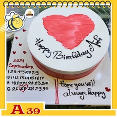 Bánh kem sinh nhật đơn giản A39 nền màu trắng trên mặt bánh vẽ trái tim đỏ và vẽ lịch tháng ở đế bánh