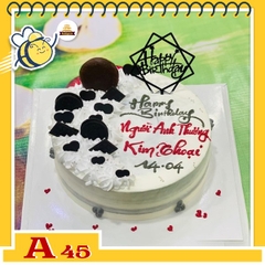 Bánh kem sinh nhật đơn giản A45 trang trí bánh trên nền trắng tinh khôi