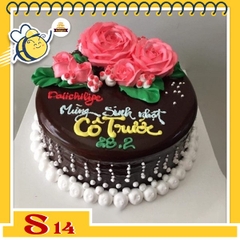 Bánh kem socola S14 phủ toàn bánh trang trí nhiều bông hoa hồng nhạt vô cùng tươi thắm