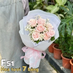 Bó hoa tươi F51 7 bông hồng kem pastel
