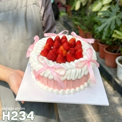 Bánh kem sinh nhật H234 dâu tây viền hồng lãng mạn tặng phái đẹp