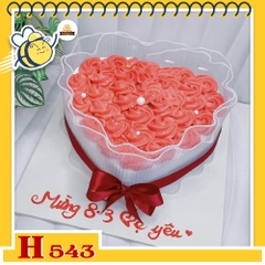 Bánh kem sinh nhật H543 trái tim cánh hoa hồng 8/3 ngọt ngào
