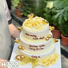 Bánh kem H722 ba tầng màu vàng đồng trang trí hoa hồng và trái tim sang trọng