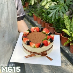 Bánh tiramisu M615 viền dâu tây đỏ và Oreo sang trọng