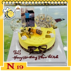 Bánh kem N19 in ảnh trên nền vàng phụ kiện chai rượu đô la tặng bạn nam