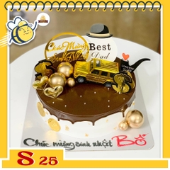 Bánh kem S25 nền trắng phủ socola cùng phụ kiện bi vàng xe ô tô tặng bố