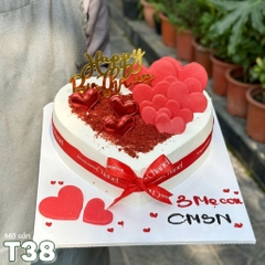 Bánh kem T38 trái tim bột red velved và socola trái tim màu đỏ rực rỡ