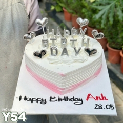 Bánh kem Y54 trái tim màu trắng pha chút hồng cùng bộ nến birthday xinh