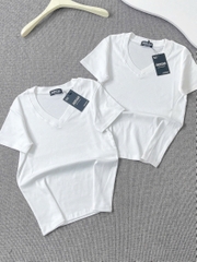 Áo thun cổ tim trơn - Form vừa