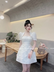 Đầm cổ vuông đính hoa ô