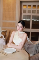 Đầm lụa lệch vai - Kem