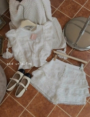 Set áo xô trắng bo eo x chân váy tầng