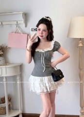 Áo thun cổ u bèo chấm bi