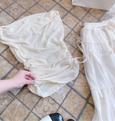 Set áo trắng trễ vai nhún chân váy midi đính hoa