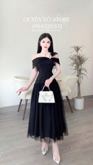 Đầm ren trễ vai phối lưới dáng dài - Đen