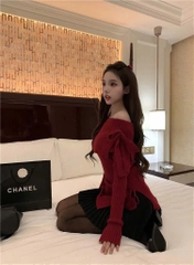 Set áo đỏ trễ vai chân váy đen tầng