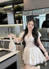Đầm trắng ren xòe
