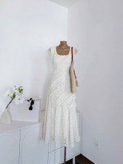 Đầm ren hoa kem tua bèo