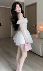 Đầm trắng cúp ngực có mút nút bọc