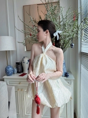 Đầm nude cổ yếm phồng bí
