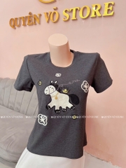 Áo thun ngựa thêu