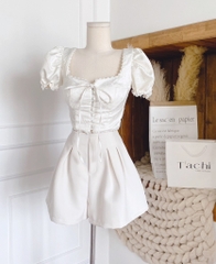 Set crop trắng nút bọc x quần short